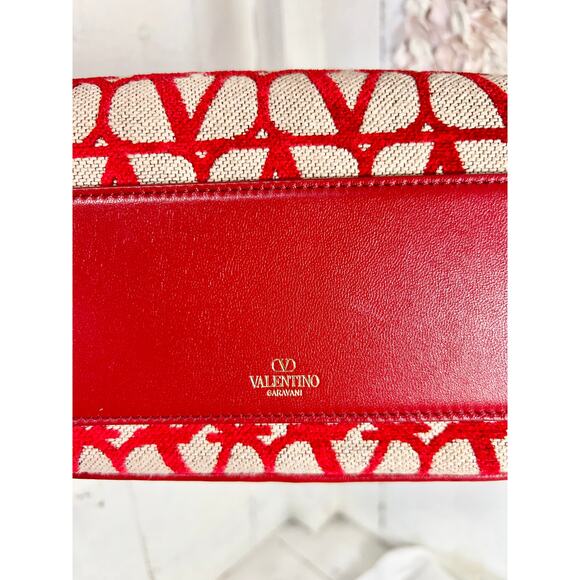 NWT Valentino Garavani Iconographe Loco Canvas Envelope Hobo Bag Red One Size - Picture 16 of 16